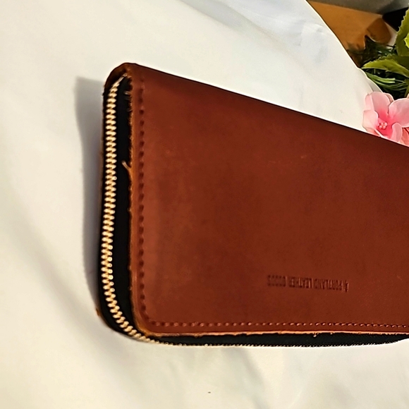 Portland  Leather Honey Accordion Leather Zip Around Wallet Price Firm - Picture 5 of 6